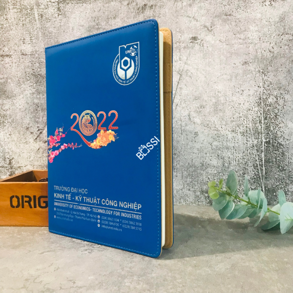 Sổ da A5 gáy lồng logo UNETI