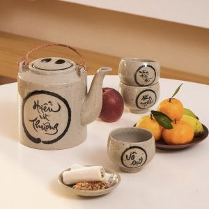 bo-am-chen-gom-but-hieu-va-thuong