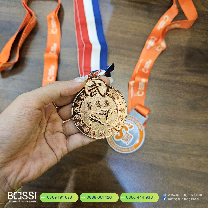 Các Mẫu Huy Hiệu