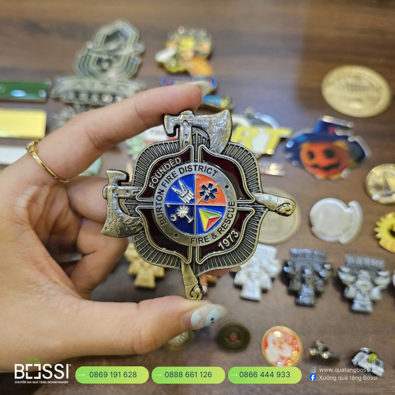 Các Mẫu Huy Hiệu