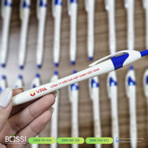 Bút Bi Nhựa In Logo VPA