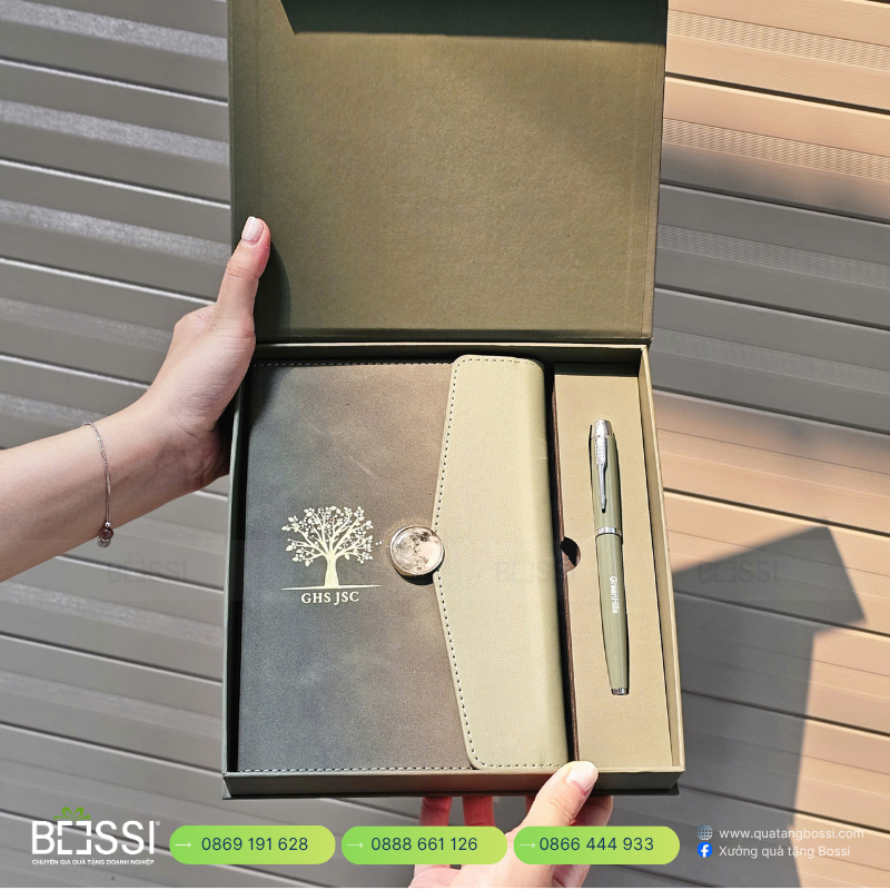 Giftset Sổ Bút Bình LP Bank Và GHS JSC,...